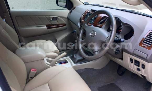 Acheter Occasion Voiture Toyota Fortuner Blanc à Beitbridge, Matabeleland South Acheter Occasion Voiture Toyota Fortuner Blanc à Beitbridge, Matabeleland South