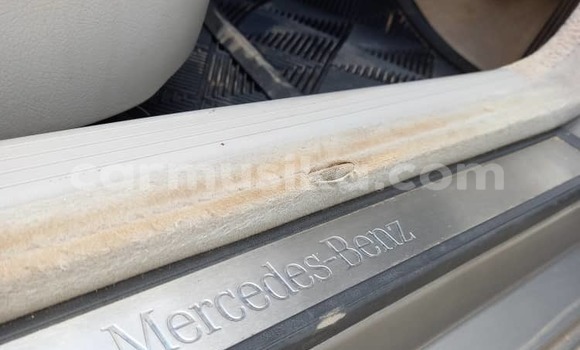 Acheter Occasion Voiture Mercedes-Benz E-Classe Gris à Harare, Harare Acheter Occasion Voiture Mercedes-Benz E-Classe Gris à Harare, Harare