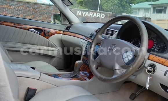 Acheter Occasion Voiture Mercedes-Benz E-Classe Gris à Harare, Harare Acheter Occasion Voiture Mercedes-Benz E-Classe Gris à Harare, Harare