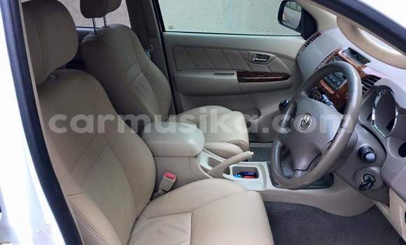 Acheter Occasion Voiture Toyota Fortuner Blanc à Beitbridge, Matabeleland South Acheter Occasion Voiture Toyota Fortuner Blanc à Beitbridge, Matabeleland South