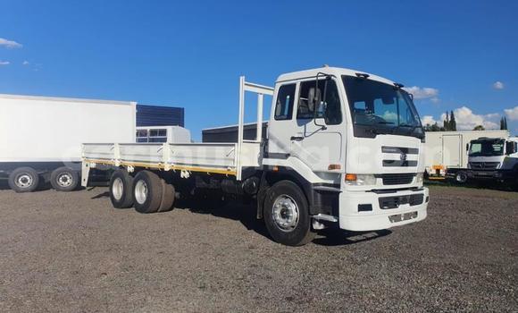 Acheter Occasion Utilitaire Volvo F4 Blanc à Beitbridge, Matabeleland South Acheter Occasion Utilitaire Volvo F4 Blanc à Beitbridge, Matabeleland South