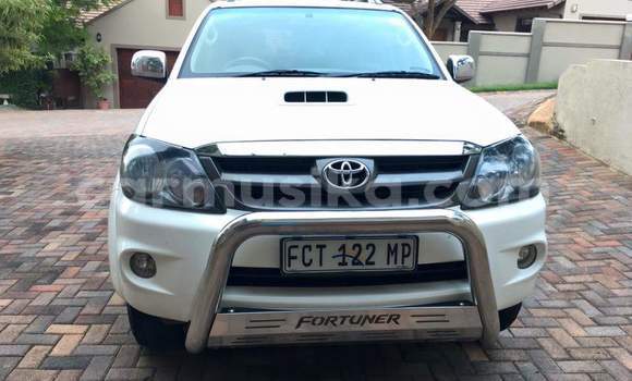 Acheter Occasion Voiture Toyota Fortuner Blanc à Beitbridge, Matabeleland South Acheter Occasion Voiture Toyota Fortuner Blanc à Beitbridge, Matabeleland South