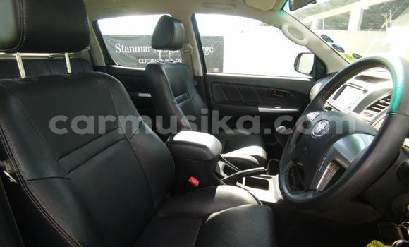 Buy Used Toyota Hilux Silver Car in Beitbridge in Matabeleland South Buy Used Toyota Hilux Silver Car in Beitbridge in Matabeleland South