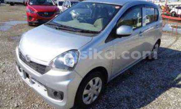 Nunua Ilio tumika Daihatsu Mira e:S Bluu Gari ndani ya Beitbridge nchini Matabeleland Kusini