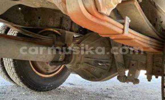 Tenga Tsaru Isuzu Elf Chena Rori in Beitbridge in Matabeleland South Tenga Tsaru Isuzu Elf Chena Rori in Beitbridge in Matabeleland South