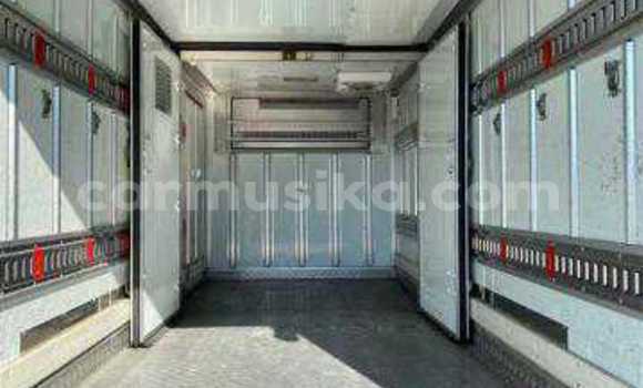 Tenga Tsaru Isuzu Elf Chena Rori in Beitbridge in Matabeleland South Tenga Tsaru Isuzu Elf Chena Rori in Beitbridge in Matabeleland South