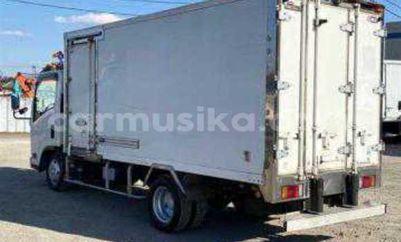 Tenga Tsaru Isuzu Elf Chena Rori in Beitbridge in Matabeleland South Tenga Tsaru Isuzu Elf Chena Rori in Beitbridge in Matabeleland South