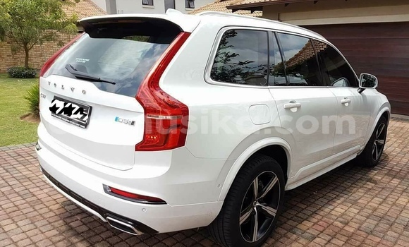 Acheter Occasion Voiture Volvo XC90 Blanc à Beitbridge, Matabeleland South Acheter Occasion Voiture Volvo XC90 Blanc à Beitbridge, Matabeleland South