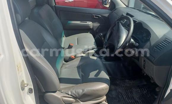 Nunua Ilio tumika Toyota Hilux Nyeupe Gari ndani ya Beitbridge nchini Matabeleland Kusini Nunua Ilio tumika Toyota Hilux Nyeupe Gari ndani ya Beitbridge nchini Matabeleland Kusini