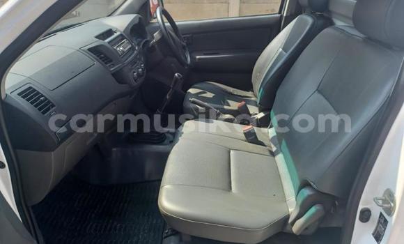 Nunua Ilio tumika Toyota Hilux Nyeupe Gari ndani ya Beitbridge nchini Matabeleland Kusini Nunua Ilio tumika Toyota Hilux Nyeupe Gari ndani ya Beitbridge nchini Matabeleland Kusini