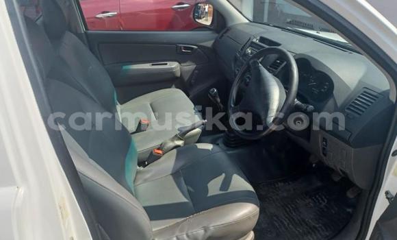 Nunua Ilio tumika Toyota Hilux Nyeupe Gari ndani ya Beitbridge nchini Matabeleland Kusini Nunua Ilio tumika Toyota Hilux Nyeupe Gari ndani ya Beitbridge nchini Matabeleland Kusini