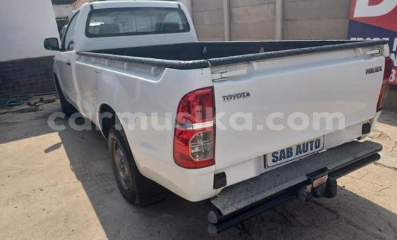 Nunua Ilio tumika Toyota Hilux Nyeupe Gari ndani ya Beitbridge nchini Matabeleland Kusini Nunua Ilio tumika Toyota Hilux Nyeupe Gari ndani ya Beitbridge nchini Matabeleland Kusini