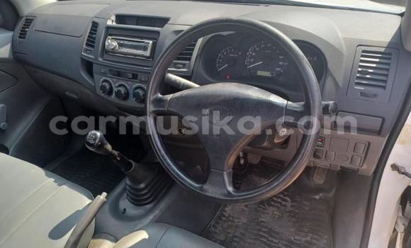 Nunua Ilio tumika Toyota Hilux Nyeupe Gari ndani ya Beitbridge nchini Matabeleland Kusini Nunua Ilio tumika Toyota Hilux Nyeupe Gari ndani ya Beitbridge nchini Matabeleland Kusini