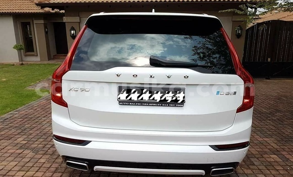 Acheter Occasion Voiture Volvo XC90 Blanc à Beitbridge, Matabeleland South Acheter Occasion Voiture Volvo XC90 Blanc à Beitbridge, Matabeleland South
