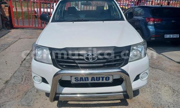 Nunua Ilio tumika Toyota Hilux Nyeupe Gari ndani ya Beitbridge nchini Matabeleland Kusini Nunua Ilio tumika Toyota Hilux Nyeupe Gari ndani ya Beitbridge nchini Matabeleland Kusini