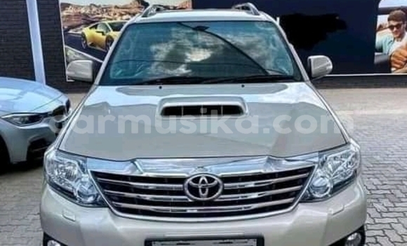 Buy Used Toyota Fortuner Silver Car in Beitbridge in Matabeleland South