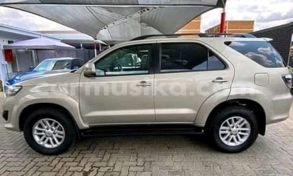 Acheter Occasion Voiture Toyota Fortuner Gris à Beitbridge, Matabeleland South Acheter Occasion Voiture Toyota Fortuner Gris à Beitbridge, Matabeleland South