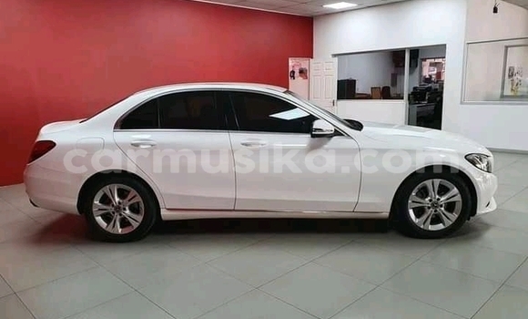 Buy Used Mercedes-Benz E200 White Car in Beitbridge in Matabeleland South