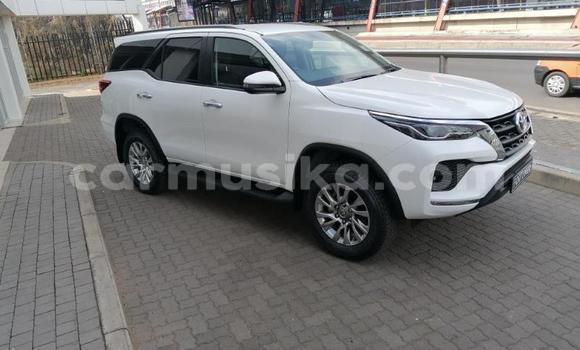 Nunua Ilio tumika Toyota Fortuner Nyeupe Gari ndani ya Masvingo nchini Masvingo Nunua Ilio tumika Toyota Fortuner Nyeupe Gari ndani ya Masvingo nchini Masvingo