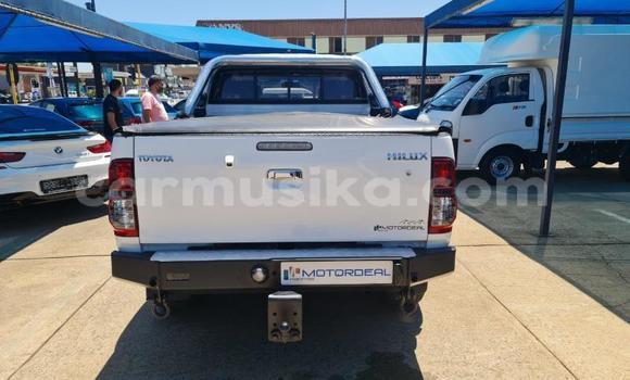 Acheter Occasion Voiture Toyota Hilux Blanc à Beitbridge, Matabeleland South Acheter Occasion Voiture Toyota Hilux Blanc à Beitbridge, Matabeleland South