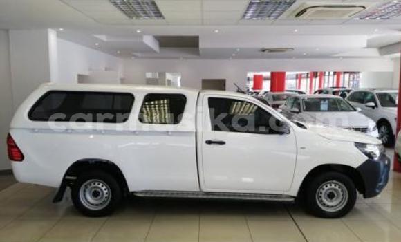 Acheter Occasion Voiture Toyota Hilux Blanc à Beitbridge, Matabeleland South Acheter Occasion Voiture Toyota Hilux Blanc à Beitbridge, Matabeleland South