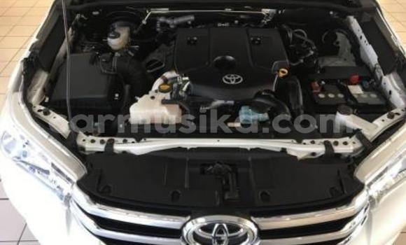 Tenga Tsaru Toyota Hilux Zvimwe Mota in Beitbridge in Matabeleland South Tenga Tsaru Toyota Hilux Zvimwe Mota in Beitbridge in Matabeleland South