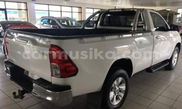 Tenga Tsaru Toyota Hilux Zvimwe Mota in Beitbridge in Matabeleland South Tenga Tsaru Toyota Hilux Zvimwe Mota in Beitbridge in Matabeleland South