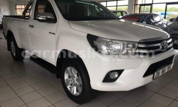 Tenga Tsaru Toyota Hilux Zvimwe Mota in Beitbridge in Matabeleland South Tenga Tsaru Toyota Hilux Zvimwe Mota in Beitbridge in Matabeleland South
