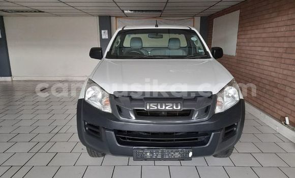 Tenga Tsaru Isuzu KB Chena Mota in Beitbridge in Matabeleland South