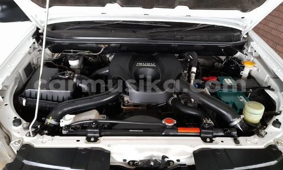 Nunua Ilio tumika Isuzu KB Nyeupe Gari ndani ya Beitbridge nchini Matabeleland Kusini Nunua Ilio tumika Isuzu KB Nyeupe Gari ndani ya Beitbridge nchini Matabeleland Kusini