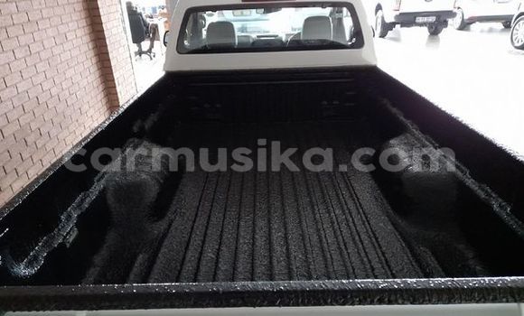 Nunua Ilio tumika Isuzu KB Nyeupe Gari ndani ya Beitbridge nchini Matabeleland Kusini Nunua Ilio tumika Isuzu KB Nyeupe Gari ndani ya Beitbridge nchini Matabeleland Kusini