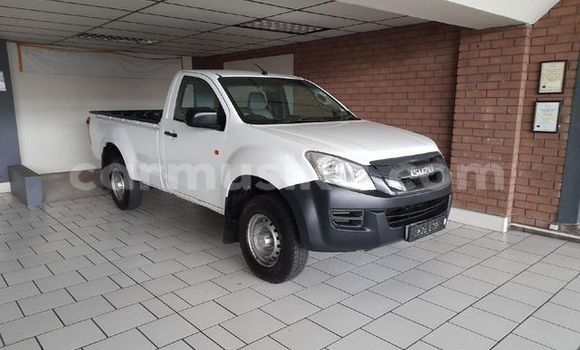 Nunua Ilio tumika Isuzu KB Nyeupe Gari ndani ya Beitbridge nchini Matabeleland Kusini Nunua Ilio tumika Isuzu KB Nyeupe Gari ndani ya Beitbridge nchini Matabeleland Kusini