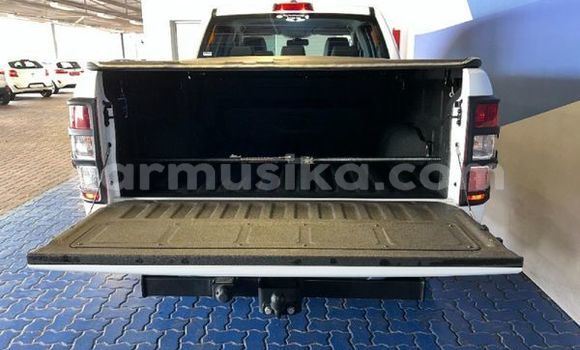 Nunua Ilio tumika Ford Ranger Nyeupe Gari ndani ya Beitbridge nchini Matabeleland Kusini Nunua Ilio tumika Ford Ranger Nyeupe Gari ndani ya Beitbridge nchini Matabeleland Kusini