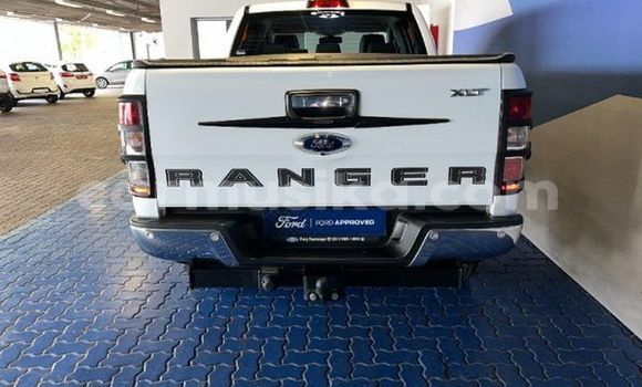 Nunua Ilio tumika Ford Ranger Nyeupe Gari ndani ya Beitbridge nchini Matabeleland Kusini Nunua Ilio tumika Ford Ranger Nyeupe Gari ndani ya Beitbridge nchini Matabeleland Kusini