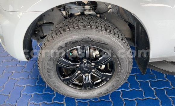 Nunua Ilio tumika Ford Ranger Nyeupe Gari ndani ya Beitbridge nchini Matabeleland Kusini Nunua Ilio tumika Ford Ranger Nyeupe Gari ndani ya Beitbridge nchini Matabeleland Kusini