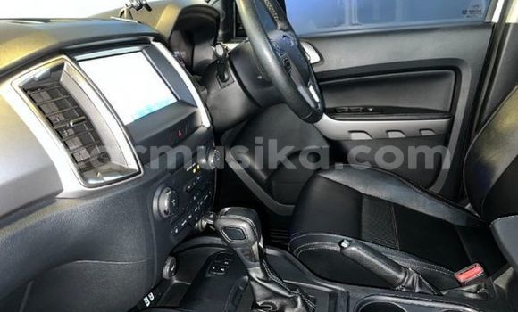 Nunua Ilio tumika Ford Ranger Nyeupe Gari ndani ya Beitbridge nchini Matabeleland Kusini Nunua Ilio tumika Ford Ranger Nyeupe Gari ndani ya Beitbridge nchini Matabeleland Kusini