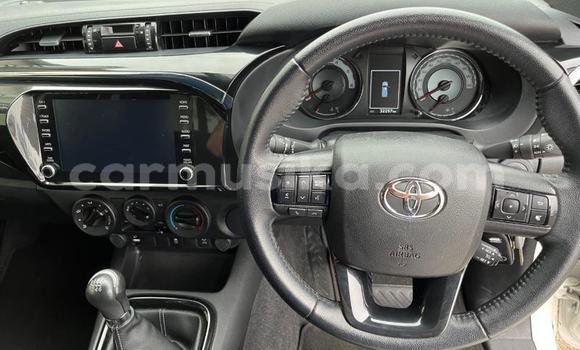 Nunua Ilio tumika Toyota Hilux Fedha Gari ndani ya Beitbridge nchini Matabeleland Kusini Nunua Ilio tumika Toyota Hilux Fedha Gari ndani ya Beitbridge nchini Matabeleland Kusini