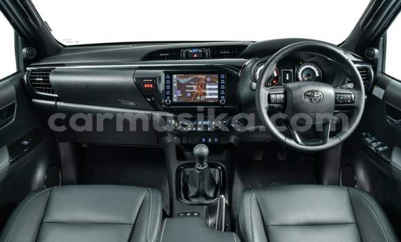 Acheter Occasion Voiture Toyota Hilux Blanc à Beitbridge, Matabeleland South Acheter Occasion Voiture Toyota Hilux Blanc à Beitbridge, Matabeleland South