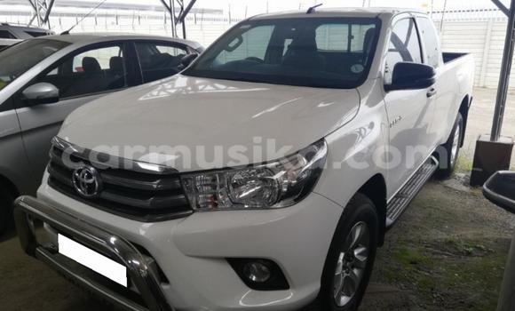 Tenga Tsaru Toyota Hilux Chena Mota in Beitbridge in Matabeleland South Tenga Tsaru Toyota Hilux Chena Mota in Beitbridge in Matabeleland South