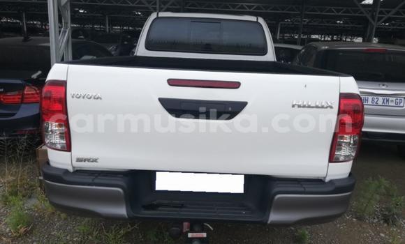 Tenga Tsaru Toyota Hilux Chena Mota in Beitbridge in Matabeleland South Tenga Tsaru Toyota Hilux Chena Mota in Beitbridge in Matabeleland South