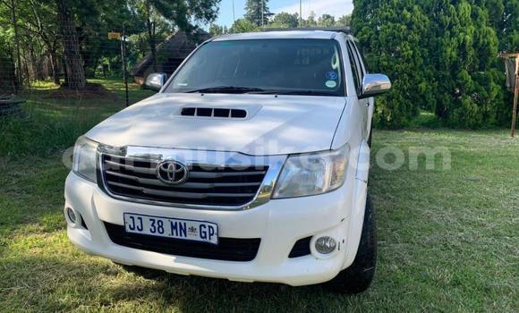 Buy Used Toyota HiAce White Truck in Beitbridge in Matabeleland South Buy Used Toyota HiAce White Truck in Beitbridge in Matabeleland South