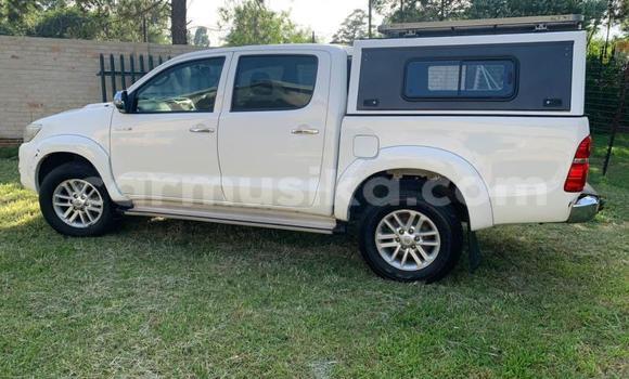 Buy Used Toyota HiAce White Truck in Beitbridge in Matabeleland South Buy Used Toyota HiAce White Truck in Beitbridge in Matabeleland South