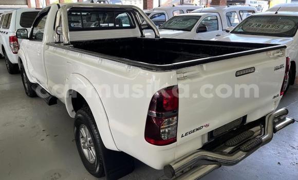 Nunua Ilio tumika Toyota Hilux Nyeupe Gari ndani ya Beitbridge nchini Matabeleland Kusini