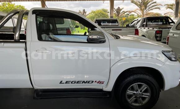 Acheter Occasion Voiture Toyota Hilux Blanc à Beitbridge, Matabeleland South Acheter Occasion Voiture Toyota Hilux Blanc à Beitbridge, Matabeleland South