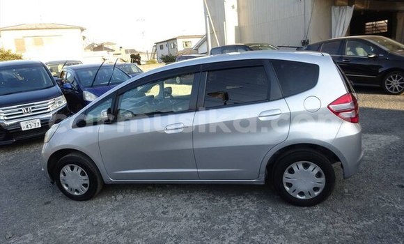 Nunua Ilio tumika Honda Fit Fedha Gari ndani ya Beitbridge nchini Matabeleland Kusini Nunua Ilio tumika Honda Fit Fedha Gari ndani ya Beitbridge nchini Matabeleland Kusini