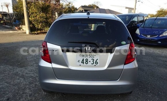 Nunua Ilio tumika Honda Fit Fedha Gari ndani ya Beitbridge nchini Matabeleland Kusini Nunua Ilio tumika Honda Fit Fedha Gari ndani ya Beitbridge nchini Matabeleland Kusini