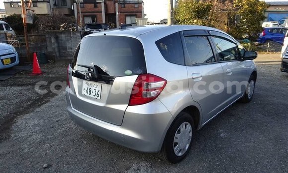 Nunua Ilio tumika Honda Fit Fedha Gari ndani ya Beitbridge nchini Matabeleland Kusini Nunua Ilio tumika Honda Fit Fedha Gari ndani ya Beitbridge nchini Matabeleland Kusini