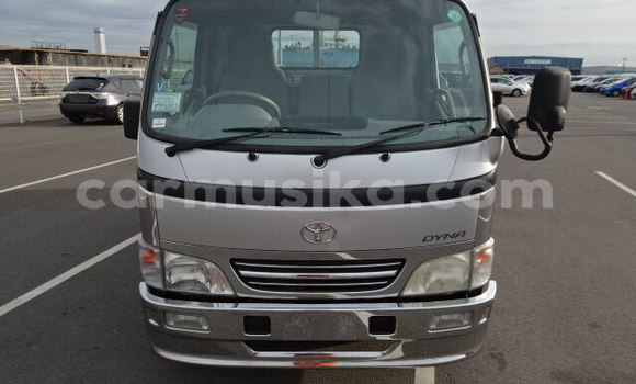 Nunua Ilio tumika Toyota Dyna Fedha Lori ndani ya Beitbridge nchini Matabeleland Kusini