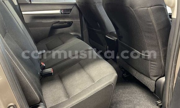 Acheter Occasion Voiture Toyota Hilux Beige à Beitbridge, Matabeleland South Acheter Occasion Voiture Toyota Hilux Beige à Beitbridge, Matabeleland South