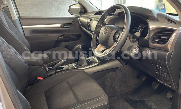 Acheter Occasion Voiture Toyota Hilux Beige à Beitbridge, Matabeleland South Acheter Occasion Voiture Toyota Hilux Beige à Beitbridge, Matabeleland South